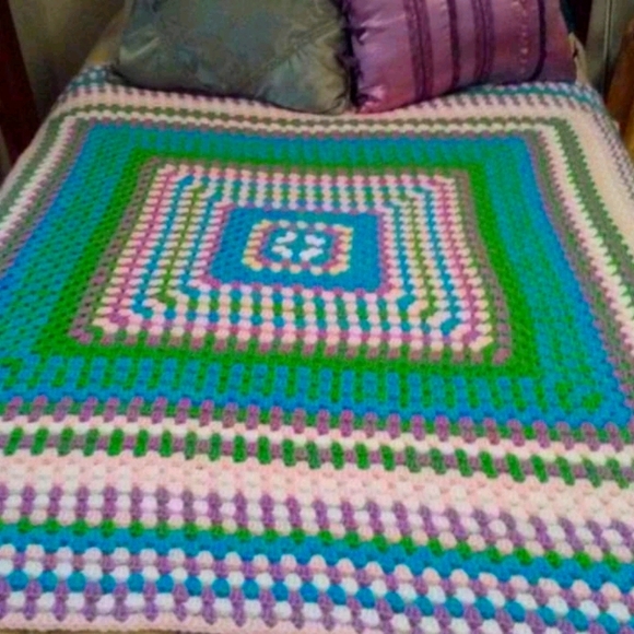 Granny Square Kids Afghan - Picture 1 of 2